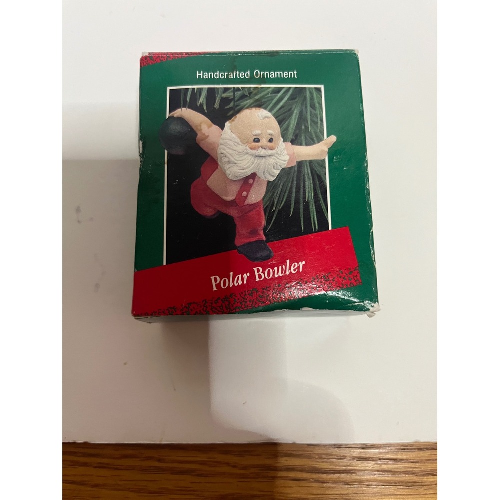 Vintage 1988 Hallmark Keepsake Ornament Polar Bowler Santa Claus QX478-4